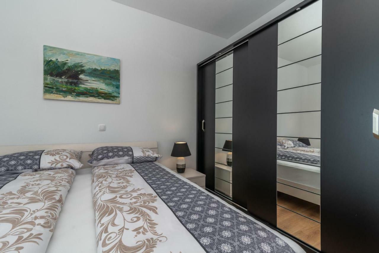 Villa Confido Luxury Apartment 01 Donji Seget Exterior foto