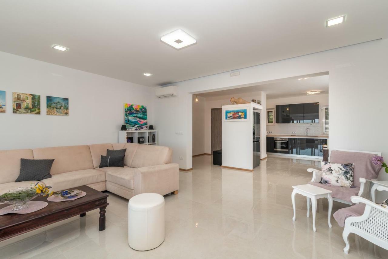 Villa Confido Luxury Apartment 01 Donji Seget Exterior foto